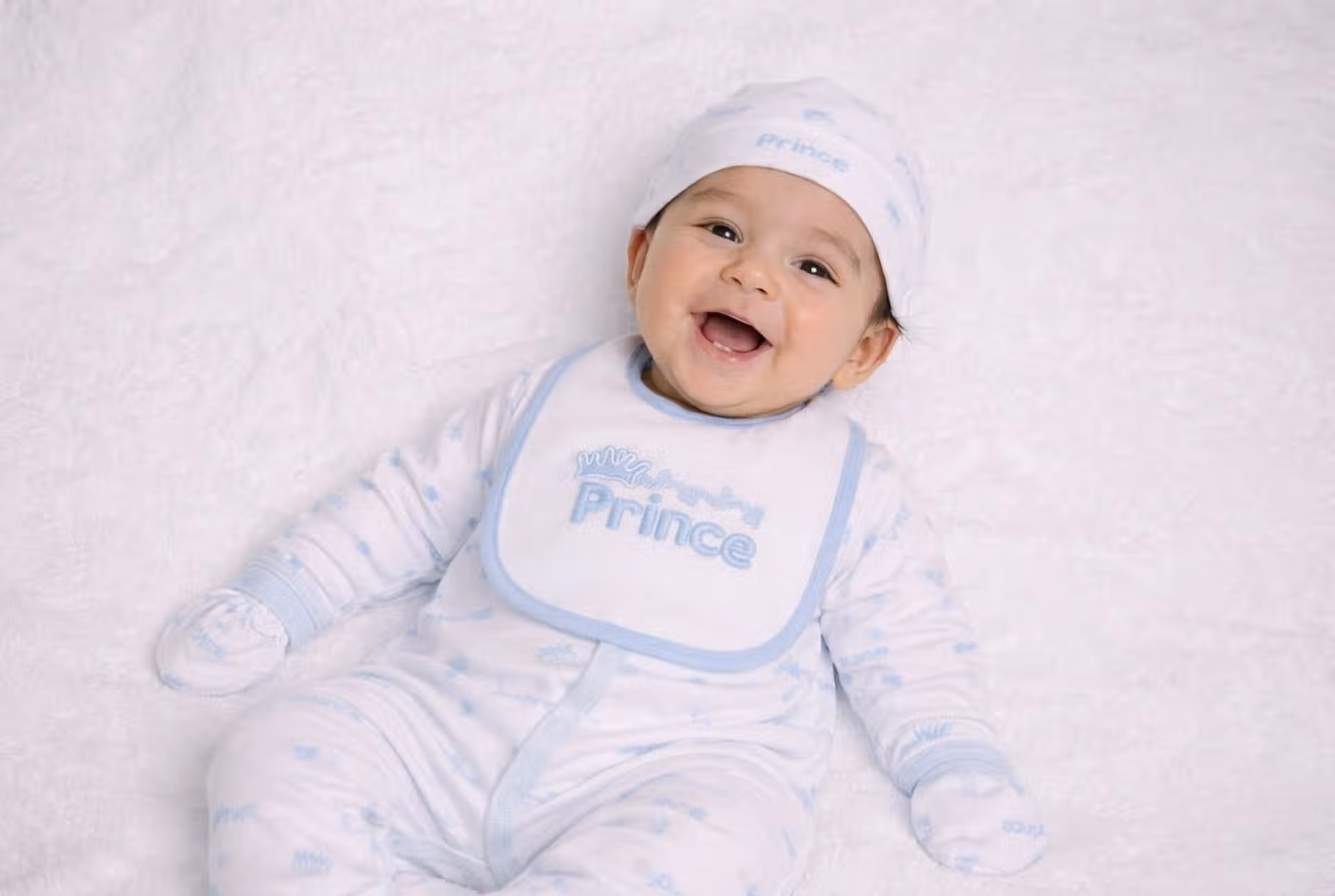 The Complete Guide to Newborn Baby Clothes for Girls